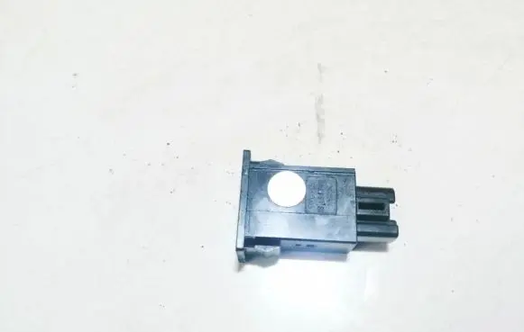 Toyota Avensis T250 Fuel tank opening switch 156795