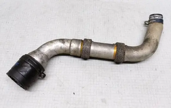 Volkswagen Golf III Intercooler hose/pipe 1H0145834E