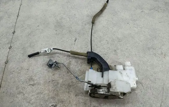 Honda Accord Front door lock 