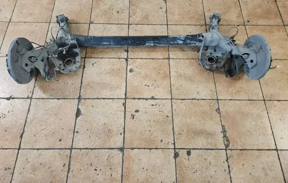 Toyota Prius c Rear axle beam 