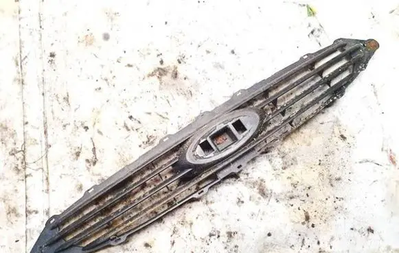 Ford Escort Front grill 93ag8b150cd 93ag8200cdw