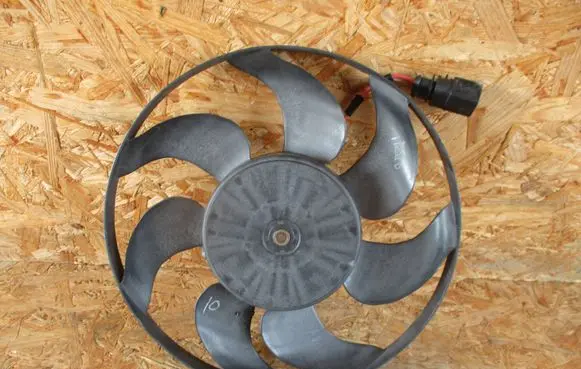 Volkswagen Jetta VI Electric radiator cooling fan 1KM959455D