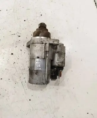 Volkswagen Golf Cross Starter motor 0am911023