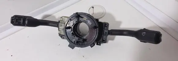 Wiper turn signal indicator stalk/switch