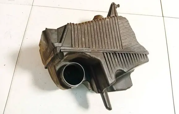 Renault Scenic II - Grand scenic II Air filter box 8200369755
