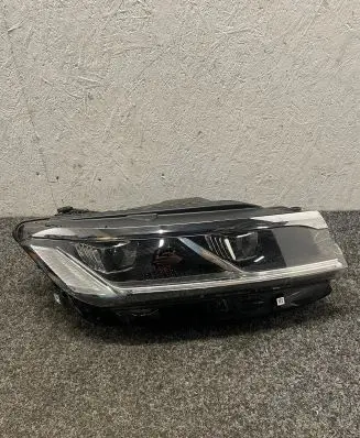 Volkswagen Touareg III Headlight/headlamp 761941036B
