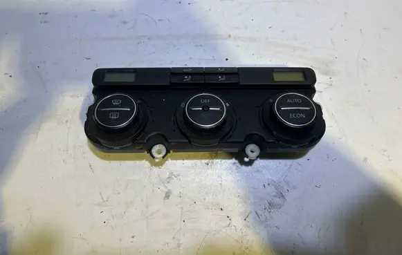 Volkswagen PASSAT B6 Climate control unit 74677510 31050551