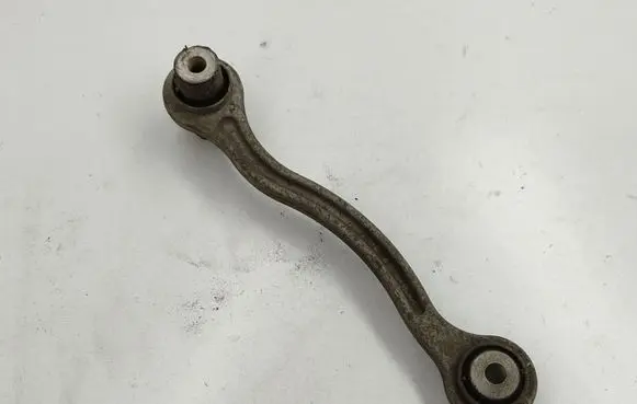 Mercedes-Benz CLS C218 X218 Rear control arm A20402