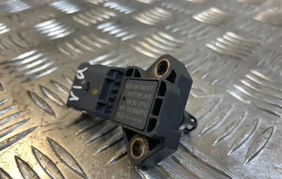 Skoda Octavia Mk2 (1Z) Air pressure sensor 03G906051E 0281002977 120127T185136E