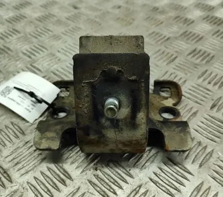 Nissan NP300 Engine mount bracket 112334JA0A