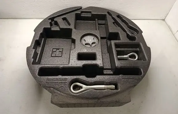 Nissan Qashqai Spare wheel section trim 