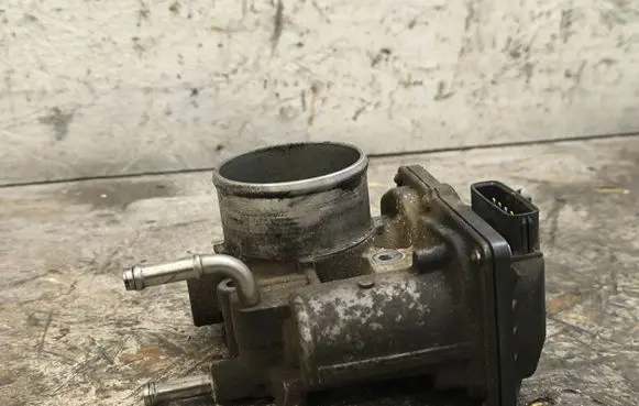 Toyota Auris 150 Throttle valve 261000R020