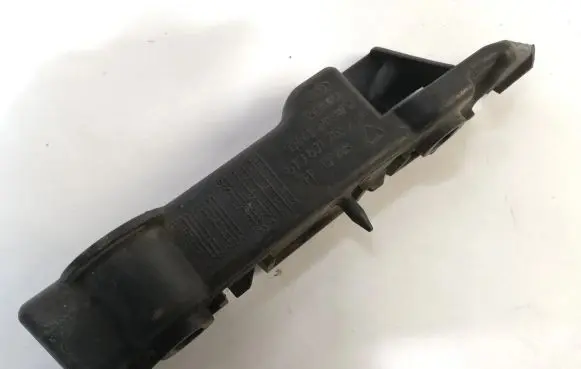 Audi A5 8T 8F Front bumper mounting bracket 8T0807283