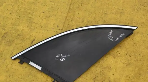 Mercedes-Benz R W251 Rear side window