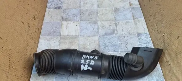 BMW 5 E39 Air intake hose/pipe 13712247004