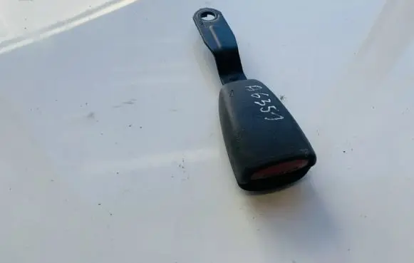 Mitsubishi Carisma Front seatbelt buckle