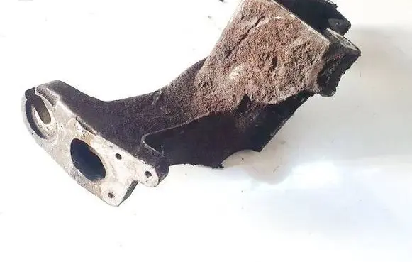 Saab 9-5 Engine mounting bracket 