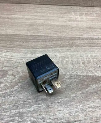Audi A4 S4 B5 8D Other relay 8A0951253 202