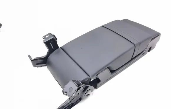 Mercedes-Benz EQE v295 Rear seat armrest