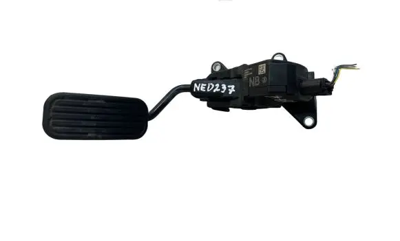 Toyota C-HR I Accelerator throttle pedal 78110F4042