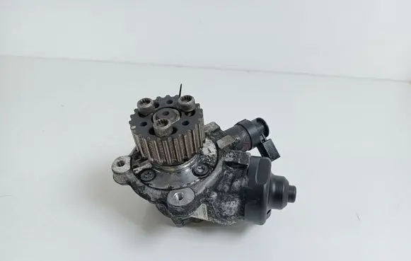 Volkswagen Transporter - Caravelle T5 Fuel injection high pressure pump 03L130755J