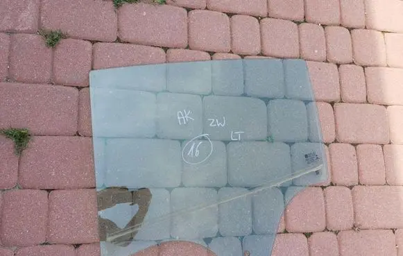 Opel Astra K Sliding door window/glass 