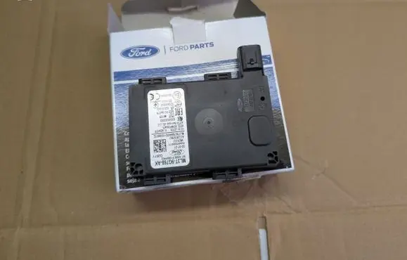 Ford Mustang VI Distronic sensor radar 9G768