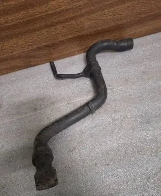 Volkswagen PASSAT B5 Coolant pipe/hose 