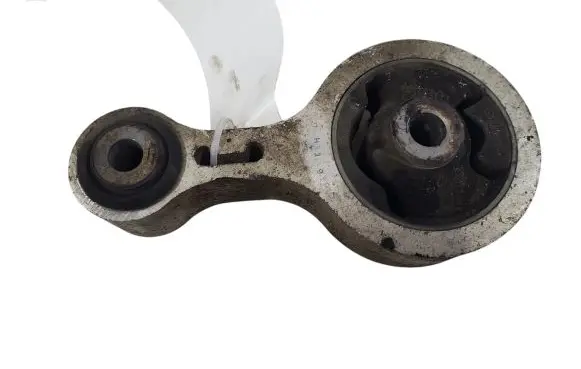 Mazda 6 Engine mount bracket
