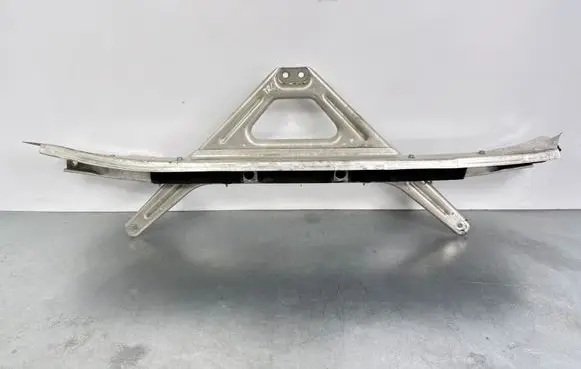 Volkswagen Touareg III Other body part 4M0806391C