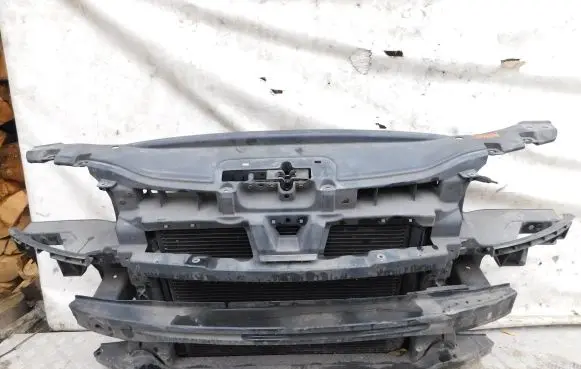 Volkswagen Touran I Front piece kit 