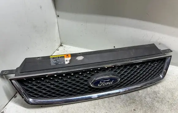 Ford C-MAX I Front bumper upper radiator grill 3M51R8200A 3M51R8200C