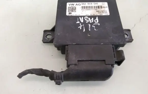 Volkswagen PASSAT B7 Power management control unit 3AA919041