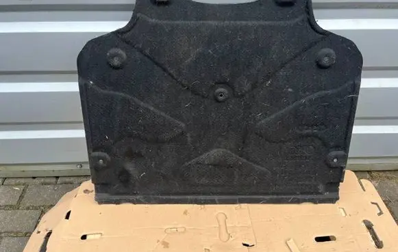 Audi A4 S4 B9 8W Engine splash shield/under tray 8W0863922
