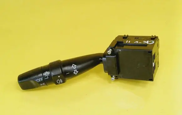 Honda CR-V Wiper turn signal indicator stalk/switch M18620