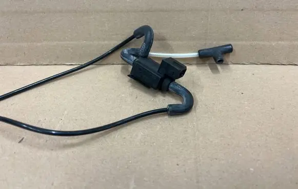 Porsche 911 991 Vacuum valve 7PP906283B 928574717 70531600