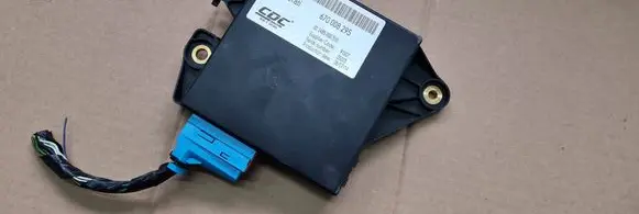 Maserati Quattroporte Transfer box differential control unit 670008295 080714 002485000353