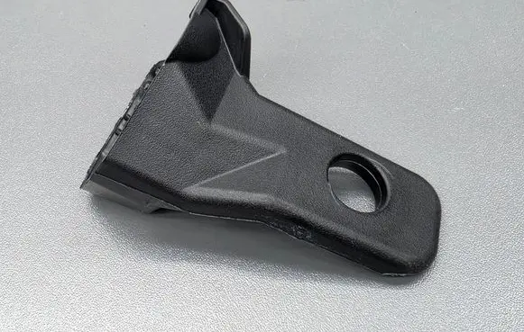 KIA Sportage Headlight/headlamp mounting bracket 