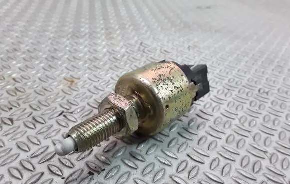 KIA Sorento Brake pedal sensor switch