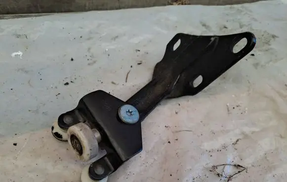 Volkswagen Crafter Sliding door upper roller guide/hinge A9067600147