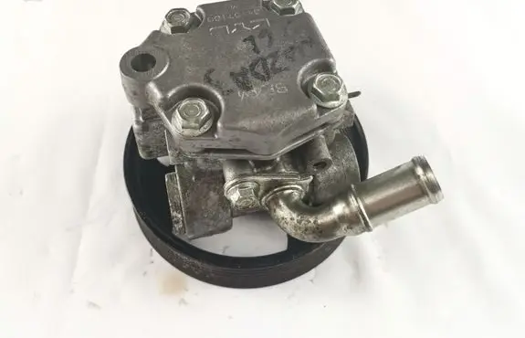 Mazda 3 I Power steering pump