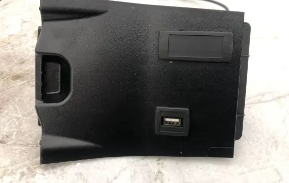 Mercedes-Benz B W246 W242 USB socket connector A2468230411 1221411