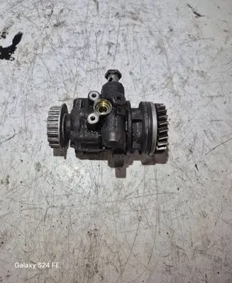 Volkswagen Transporter - Caravelle T5 Power steering pump