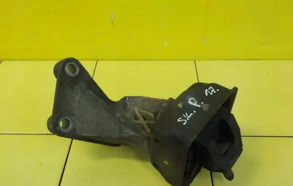 Ford Transit Engine mounting bracket 