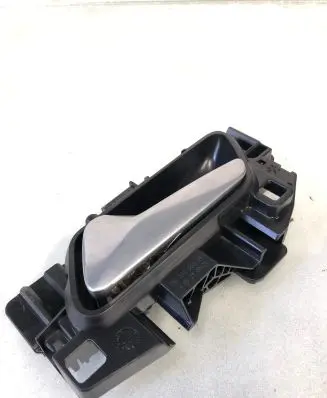 Opel Mokka B Front door interior handle 98201553