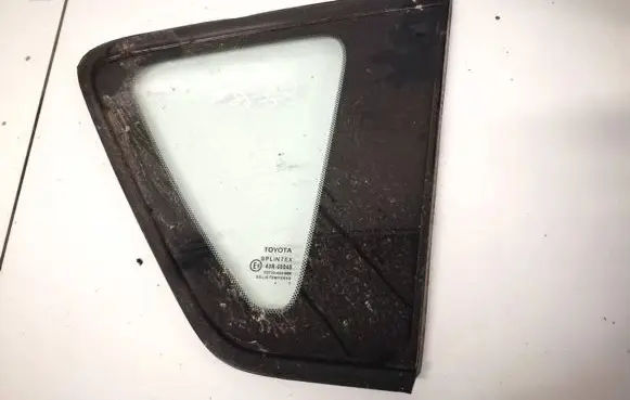 Toyota Corolla Verso AR10 Rear side window