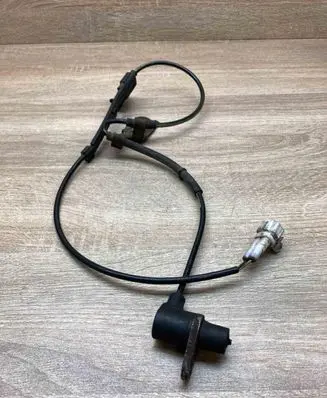 Toyota Avensis T250 ABS brake wheel speed sensor 0265006677 8954202040