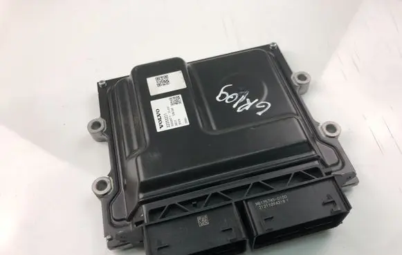 Volvo S90, V90 Engine control unit/module 32253221