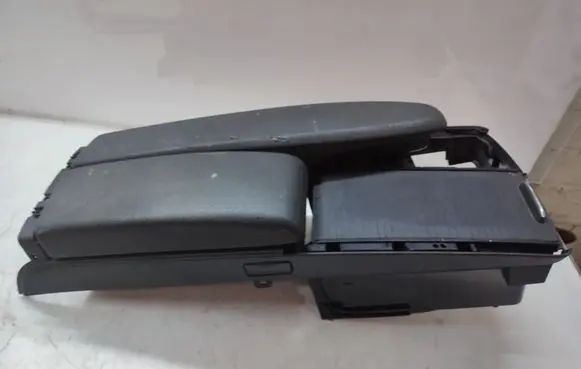 Mercedes-Benz C W204 Armrest A2046800639