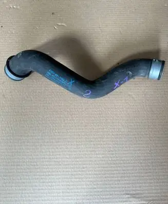 Engine coolant pipe/hose